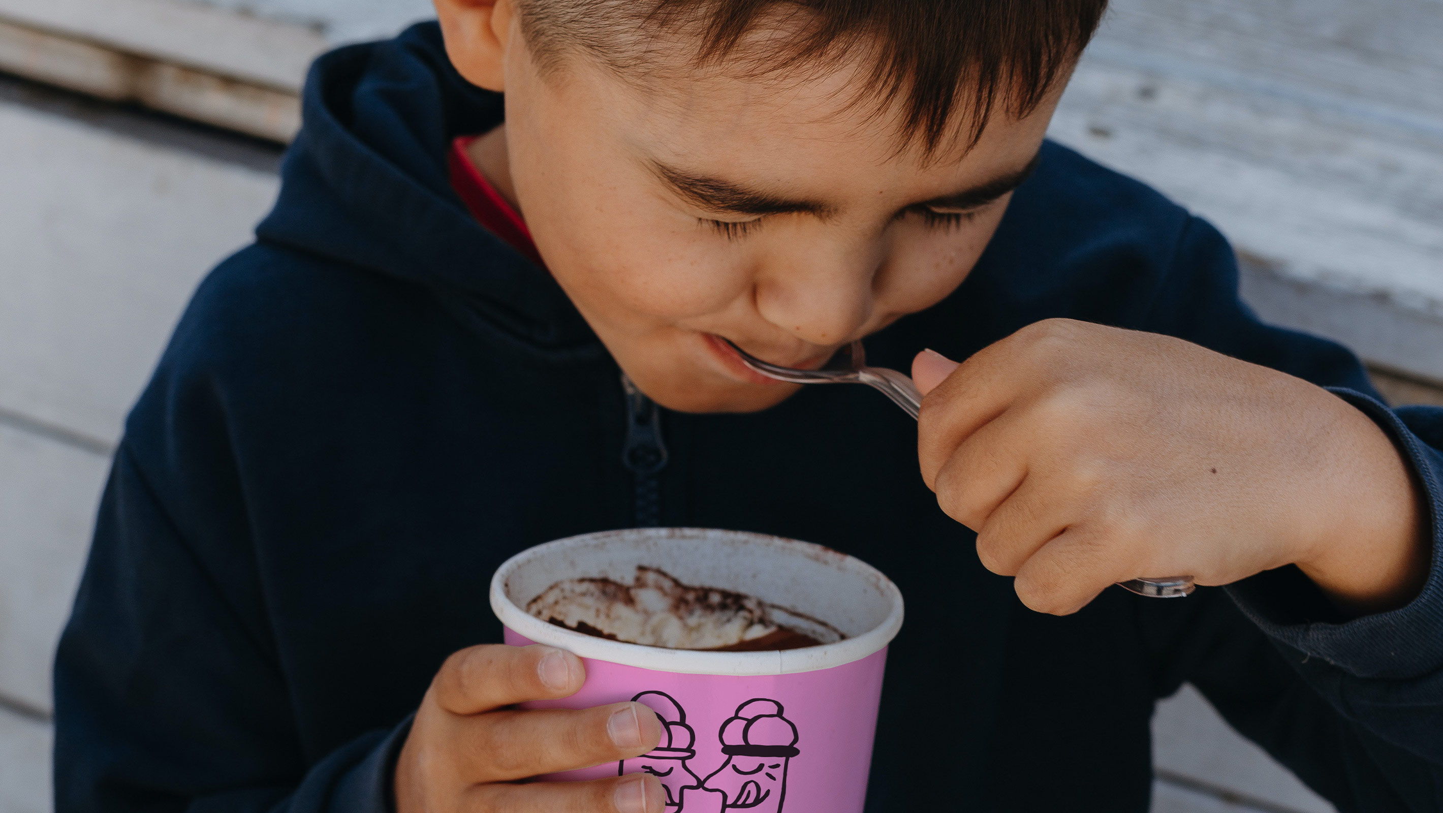 rawty_purkarthofer-eis_boy-eating-icecream@2x